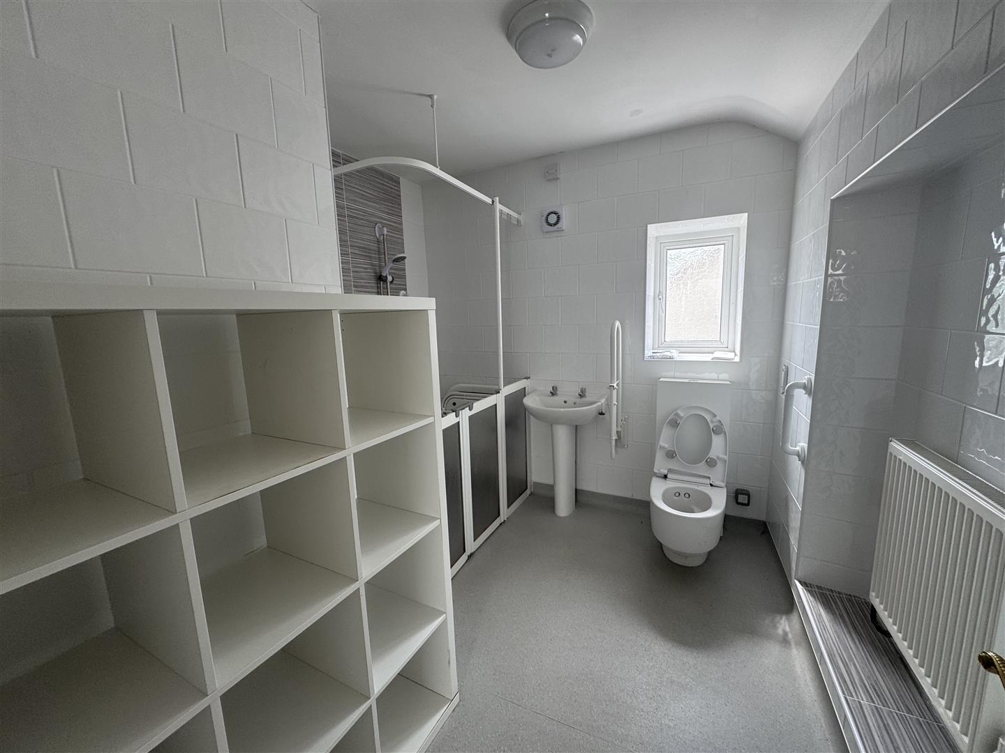Gowerton Road, Three Crosses, Swansea, SA4 3PY